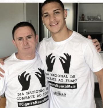 Mr dos Santos and Antony are together in the campaign Cigarette Never Ever.